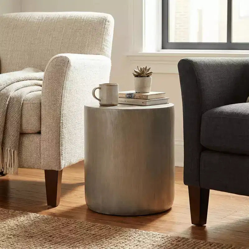 LeisureMod Vintara Round Accent Table - Brushed Stone-Style Fiberstone Side Table