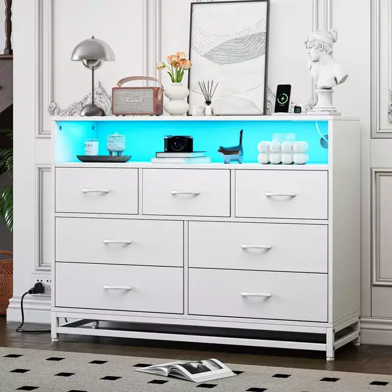 Commode de chambre, commode TV en bois noir 7 tiroirs avec station de charge et lumières, rangement moderne grande capacité