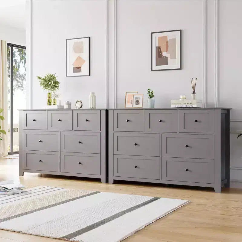 Modern 7-Drawer Wide Dresser with Metal Knobs, Wood Storage Chest for Bedroom, Hallway, or Entryway Organization