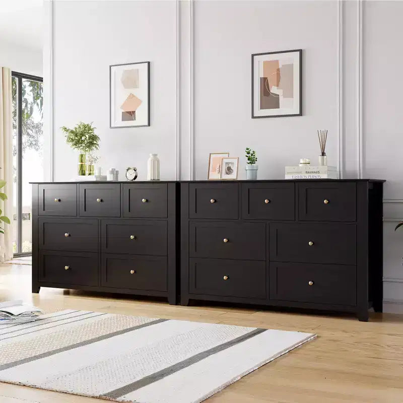 Modern 7-Drawer Wide Dresser with Metal Knobs, Wood Storage Chest for Bedroom, Hallway, or Entryway Organization