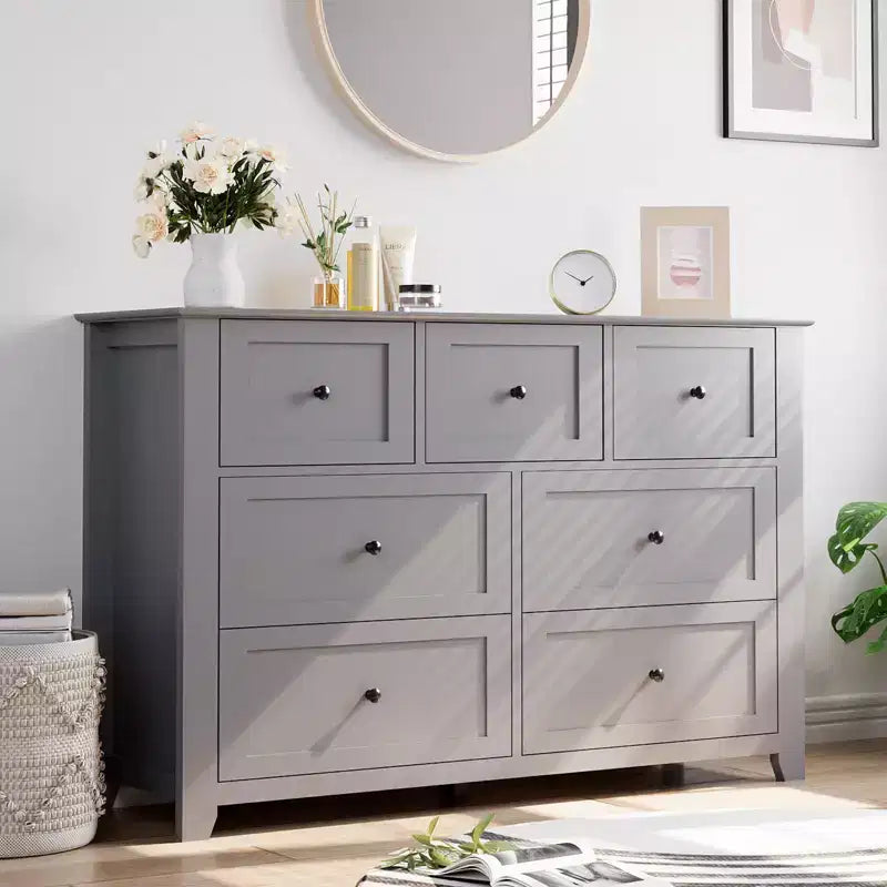 Modern 7-Drawer Wide Dresser with Metal Knobs, Wood Storage Chest for Bedroom, Hallway, or Entryway Organization