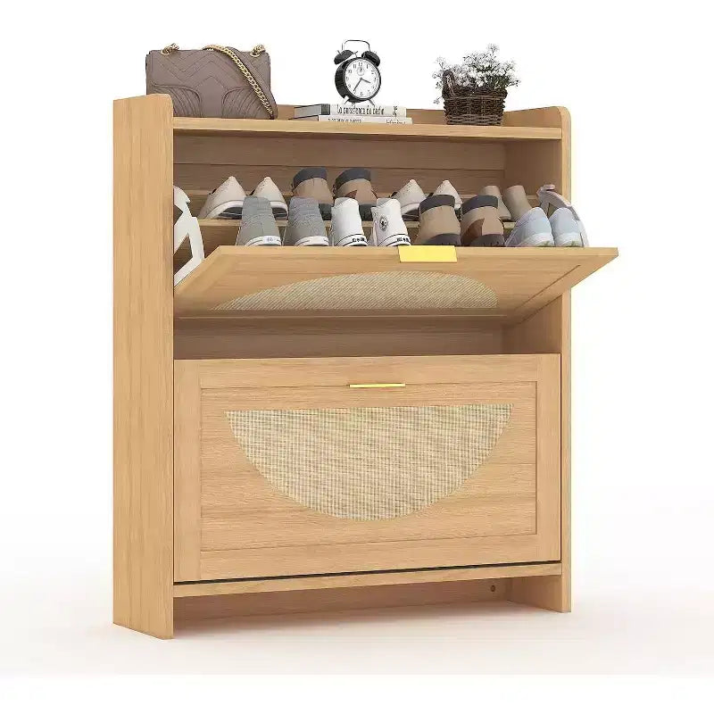 Meuble de rangement pour chaussures à 2 tiroirs basculants - Organisateur étroit autoportant avec portes en rotin pour entrée et couloir, couleur bois naturel
