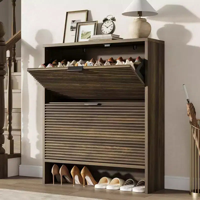 Meuble à chaussures dissimulé autoportant de 80 cm de large avec 2 tiroirs basculants, finition cannelée et étagères réglables pour l'entrée ou le salon