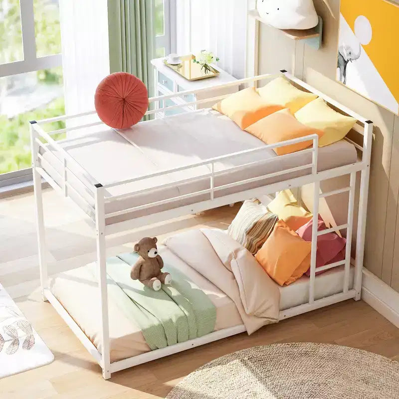 FAMYYT Twin Size Metal Bunk Bed?With Ladder, Safety Guaranteed, Easy Assembly
