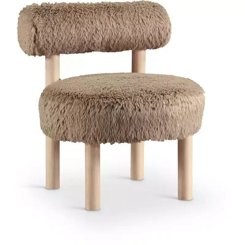 Chaise Ambre en Tissu Shearing Végan de Meridian Furniture