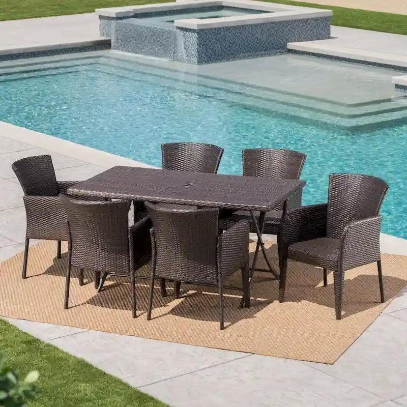 Ensemble de salle à manger extérieur rectangulaire pliable 7 pièces en osier Kylon avec trou pour parasol par Christopher Knight Home
