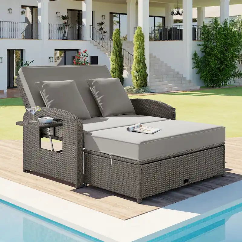 Double chaise longue en osier d'extérieur avec coussin gris