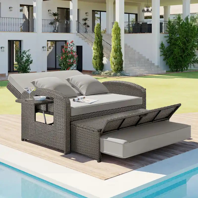 Double chaise longue en osier d'extérieur avec coussin gris
