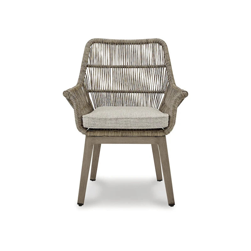 Signature Design by Ashley Beach Front - Ensemble de 2 fauteuils d'extérieur marron/beige avec coussins – 71 cm L x 68,5 cm P x 89 cm H