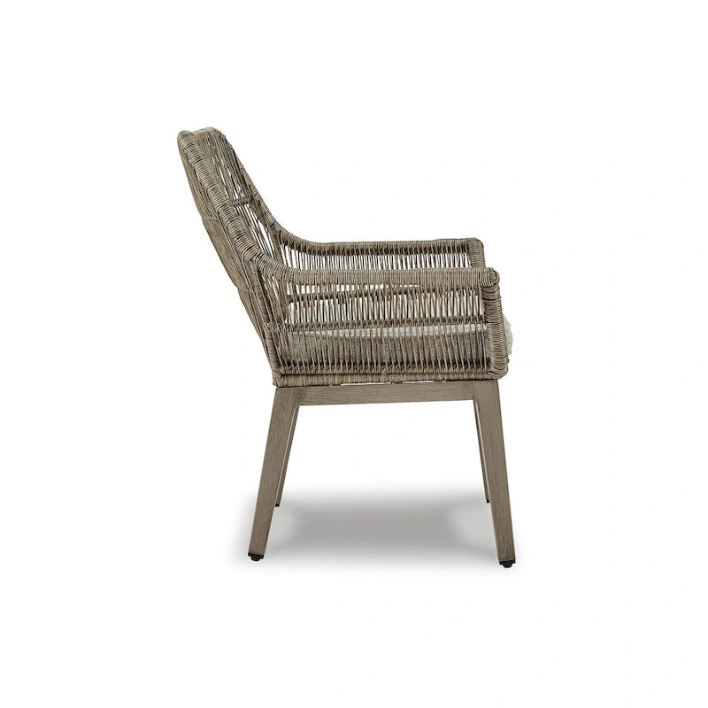 Signature Design by Ashley Beach Front - Ensemble de 2 fauteuils d'extérieur marron/beige avec coussins – 71 cm L x 68,5 cm P x 89 cm H