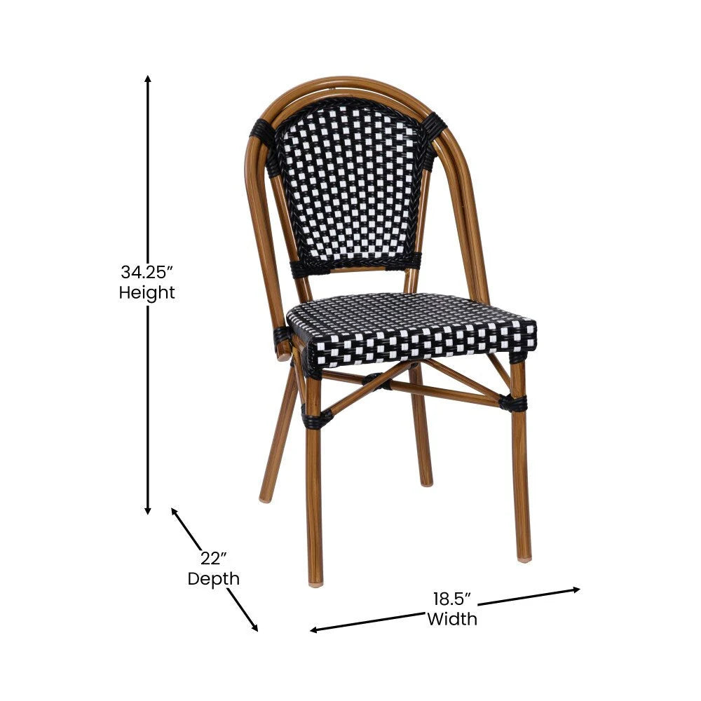 Ensemble bistrot commercial intérieur/extérieur avec table et quatre chaises