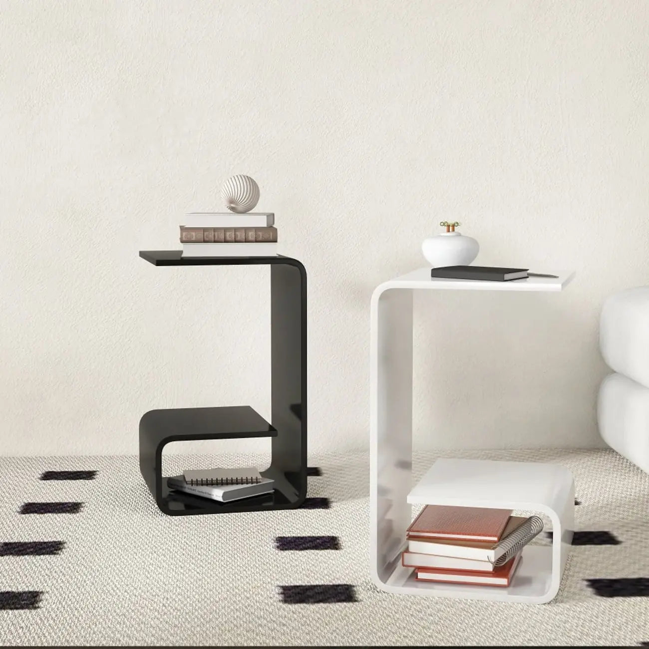 Table d'appoint minimaliste en acrylique en forme de C avec rangement